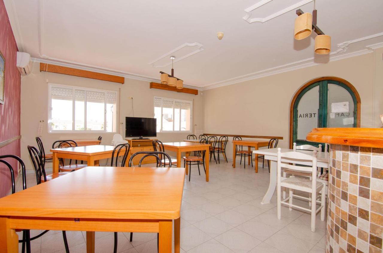 Hostal Manolo Garrucha Ngoại thất bức ảnh