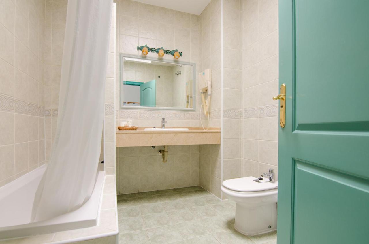 Hostal Manolo Garrucha Ngoại thất bức ảnh