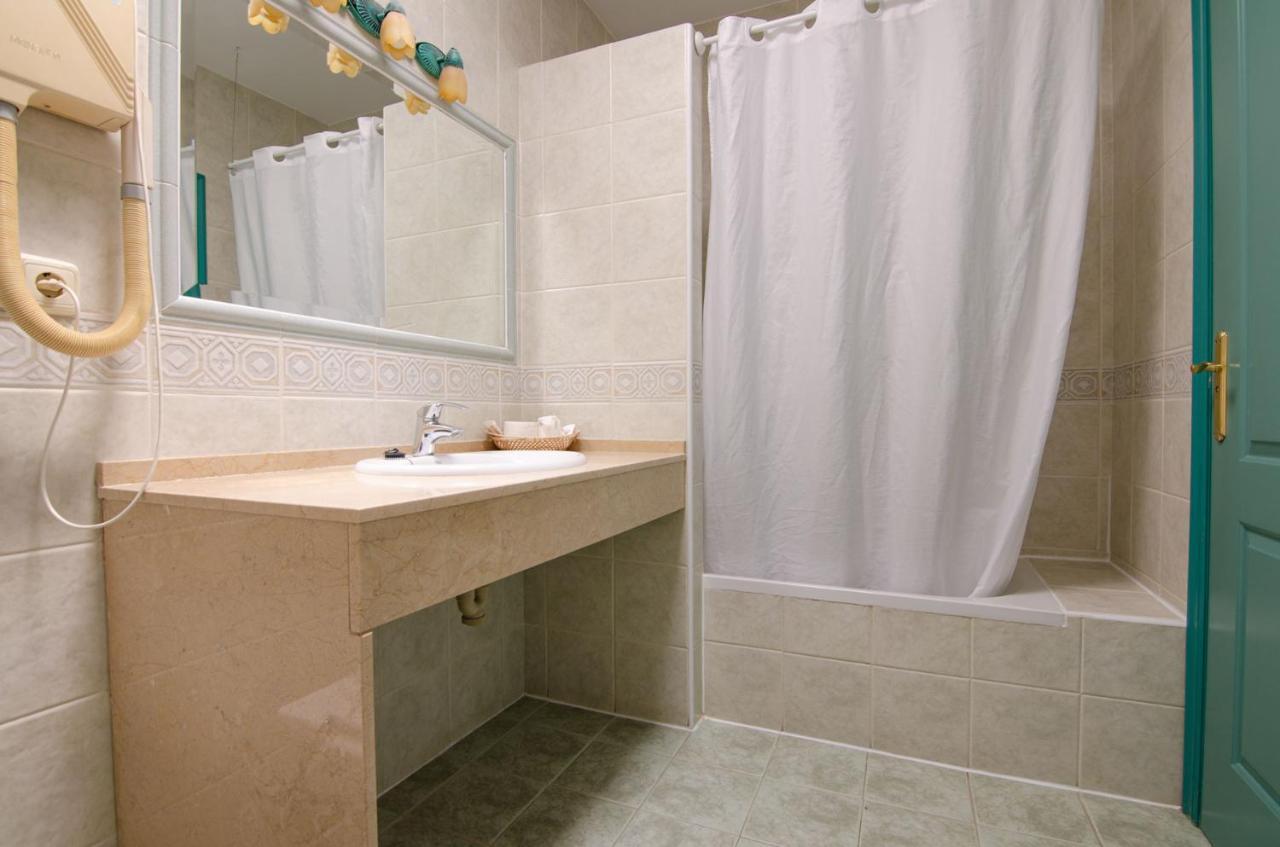 Hostal Manolo Garrucha Ngoại thất bức ảnh
